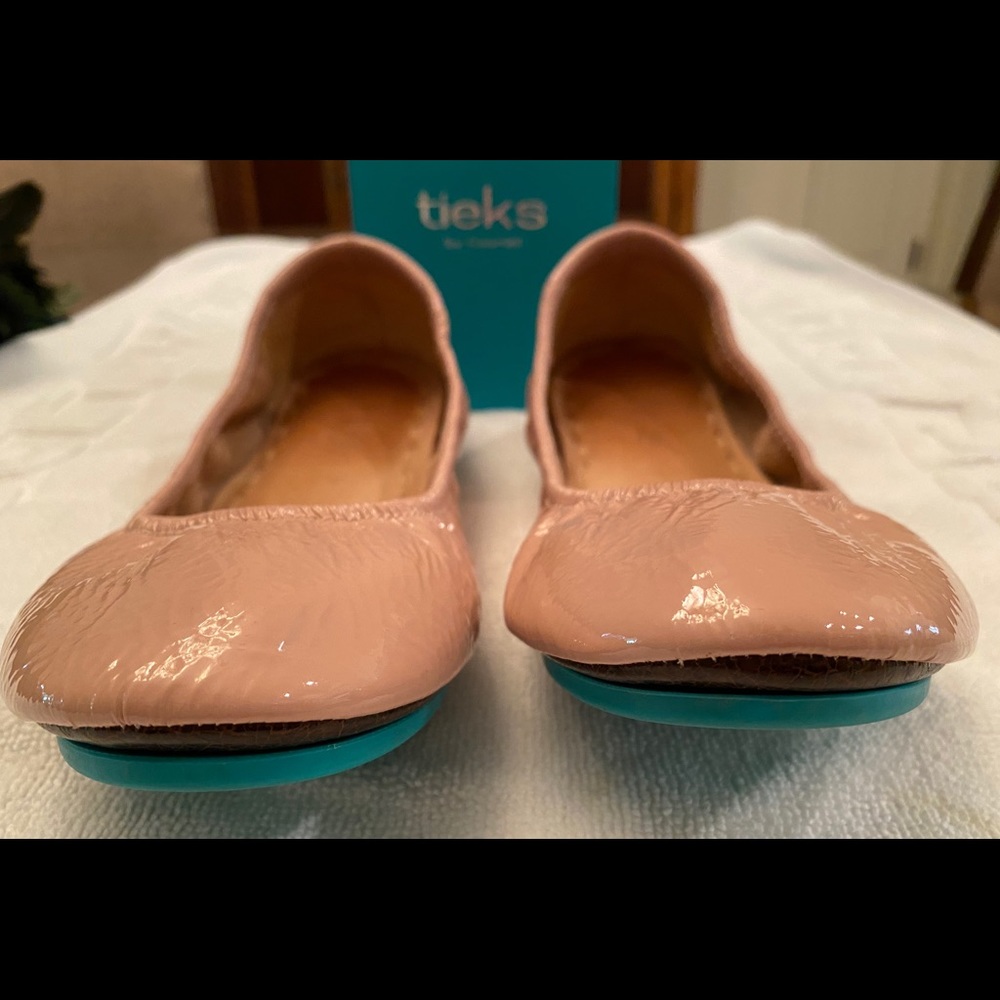 TIEKS BLUSH PATENT VGUC SIZE 7